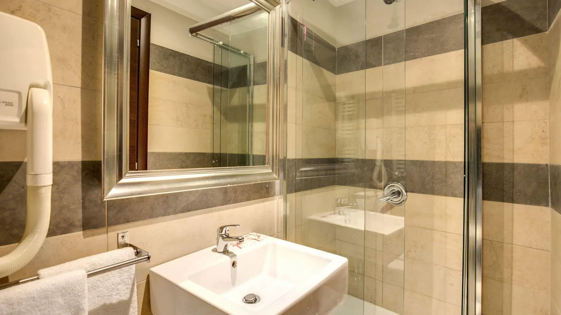 The Strand Hotel روما