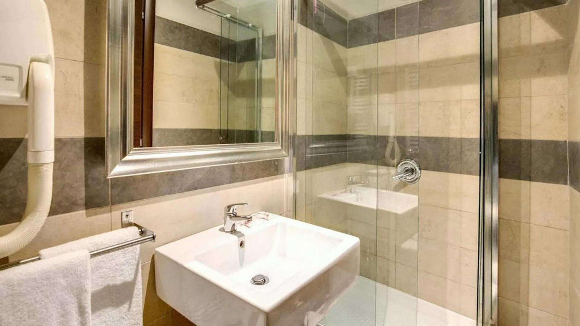 The Strand Hotel Rome 3*,  Italy