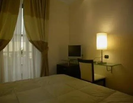 The Strand Hotel Roma