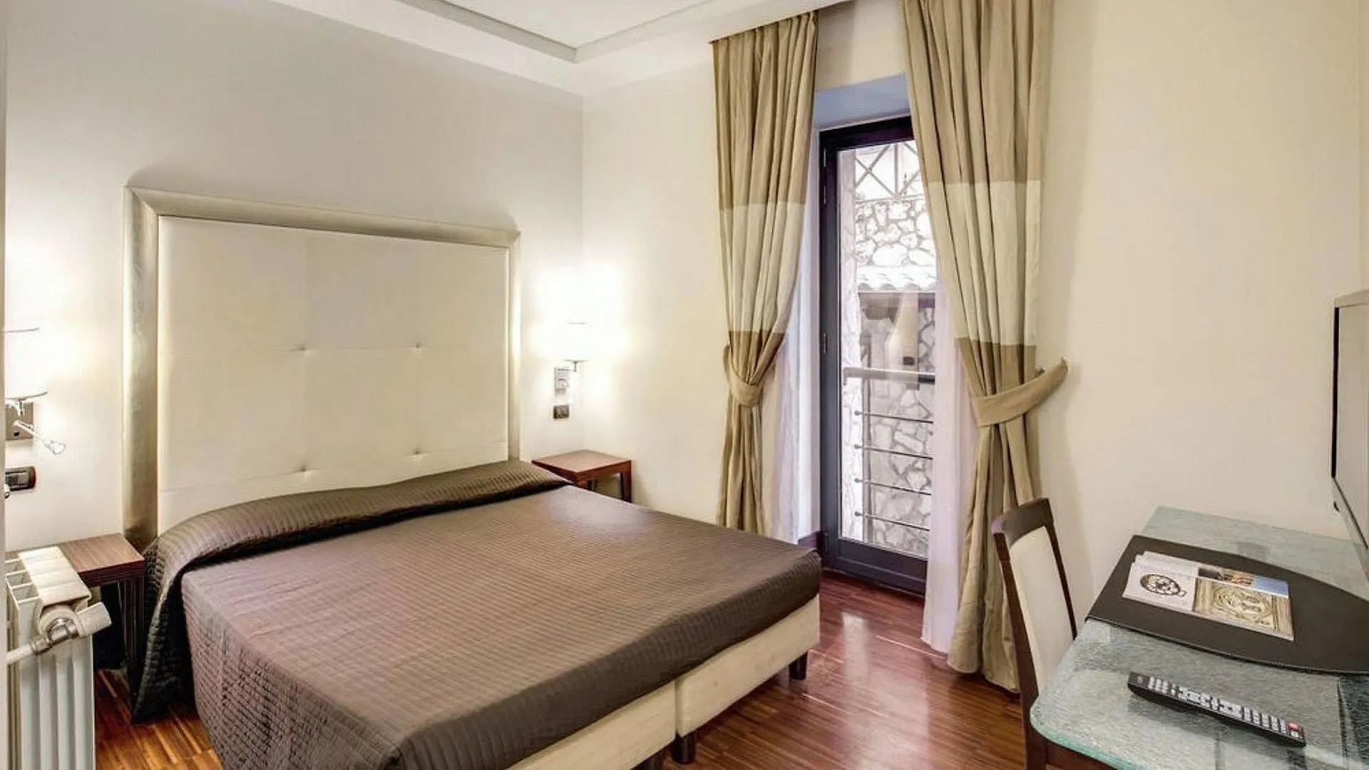 The Strand Hotel Рим 3*,